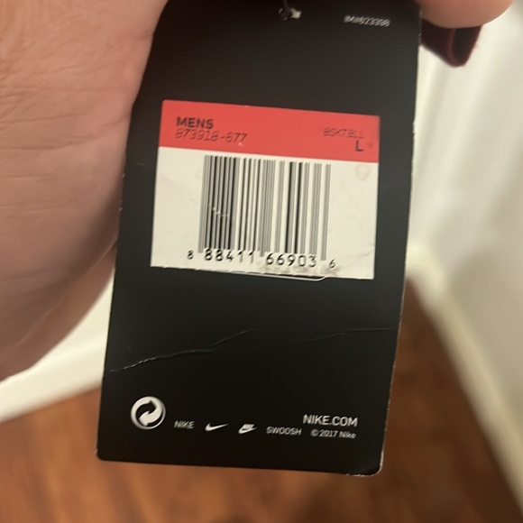 Nike - Cavaliers Dri-Fit long sleeve T Size L - Picture 7 of 10